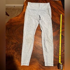 Lululemon leggings size 10 - jeans pattern - not aligns